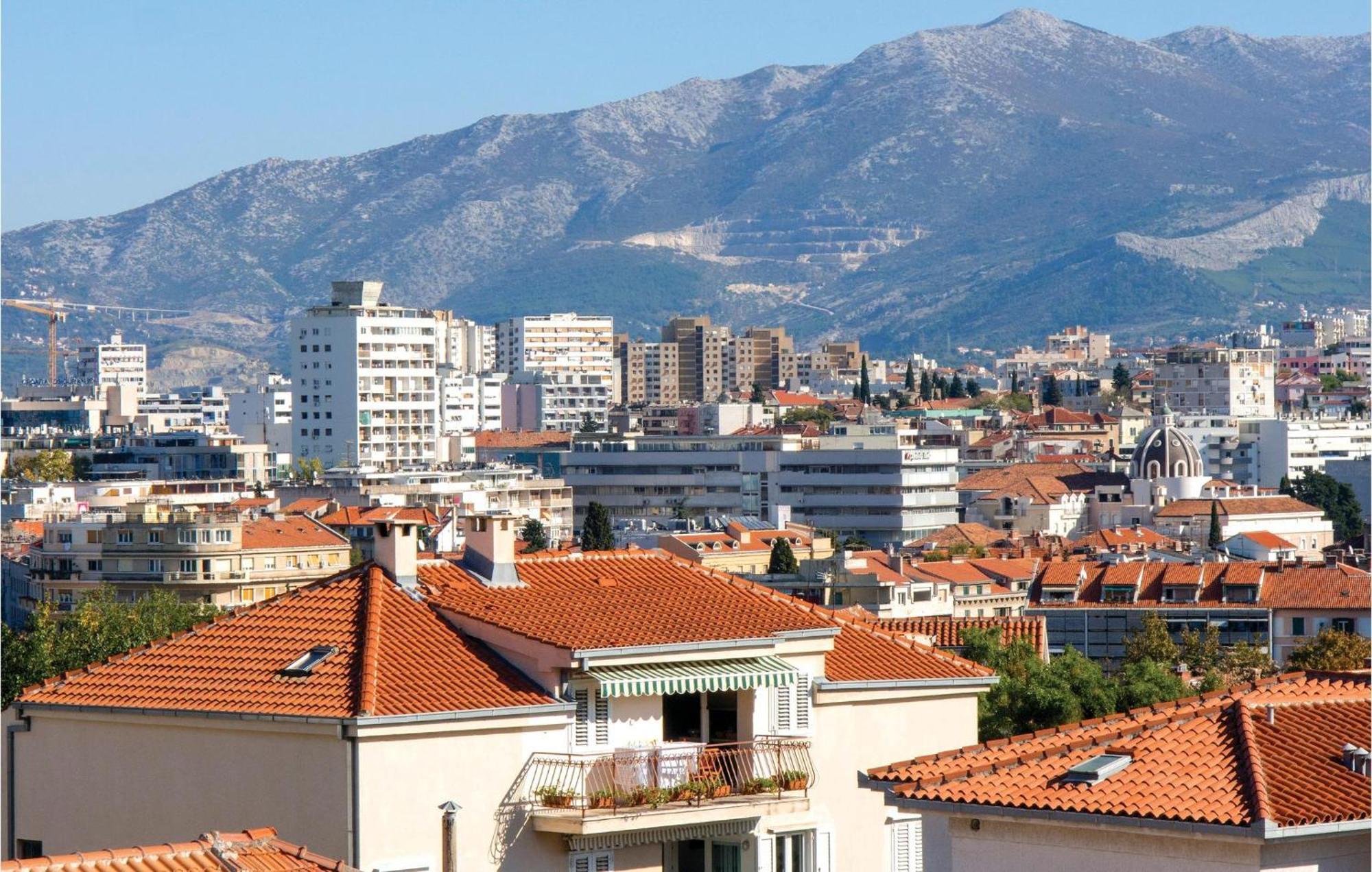 Lovely Apartment In Split With Wifi Zewnętrze zdjęcie