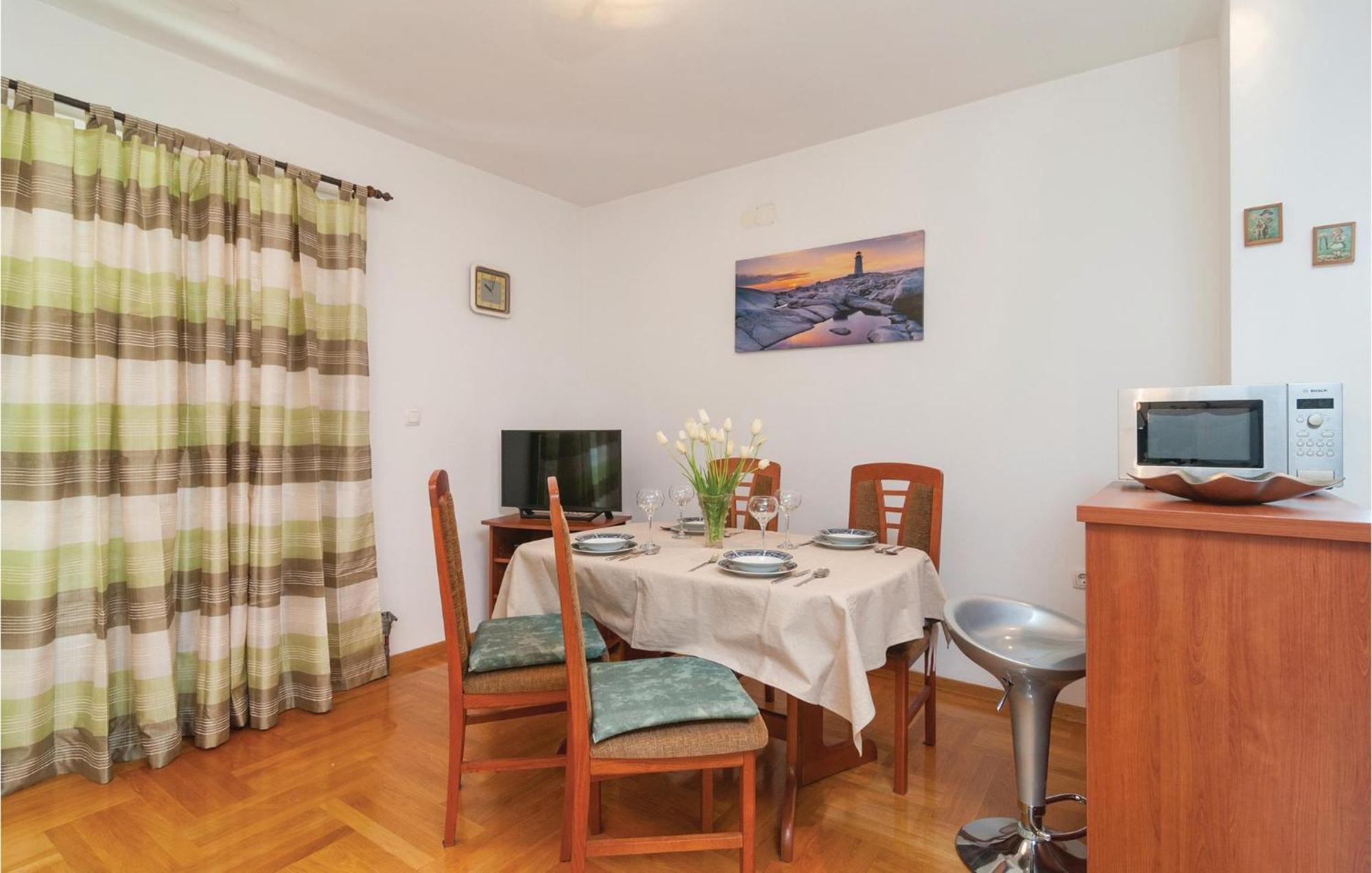 Lovely Apartment In Split With Wifi Zewnętrze zdjęcie