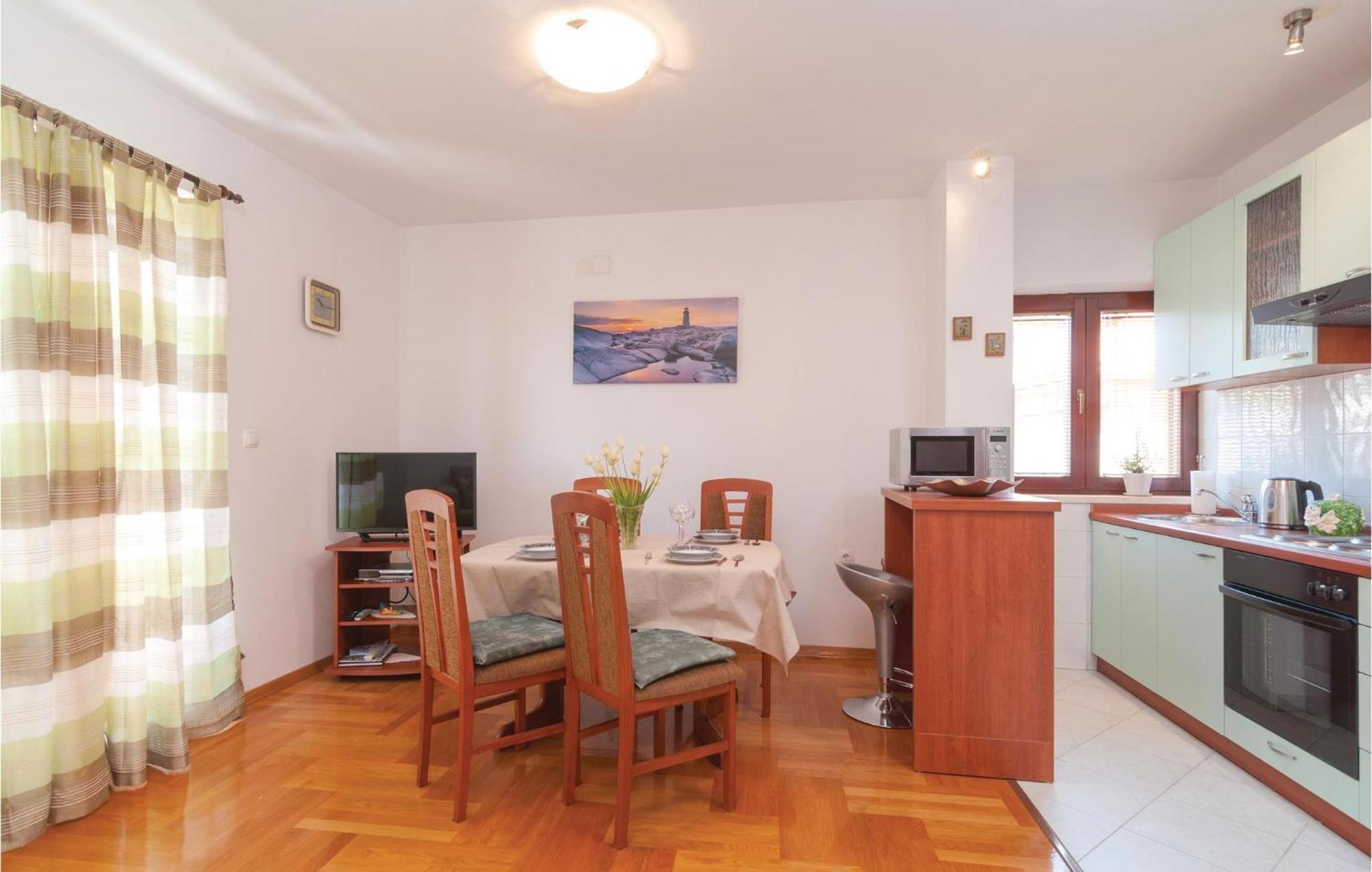 Lovely Apartment In Split With Wifi Zewnętrze zdjęcie
