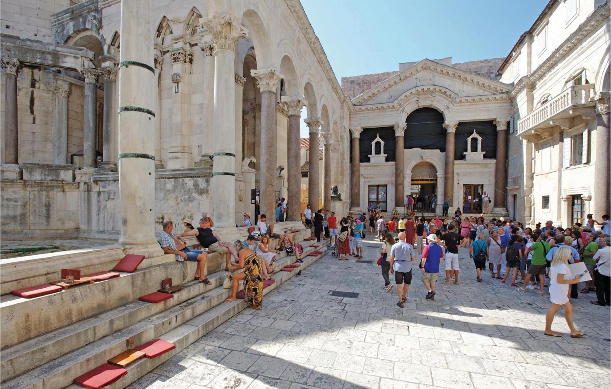 Lovely Apartment In Split With Wifi Zewnętrze zdjęcie