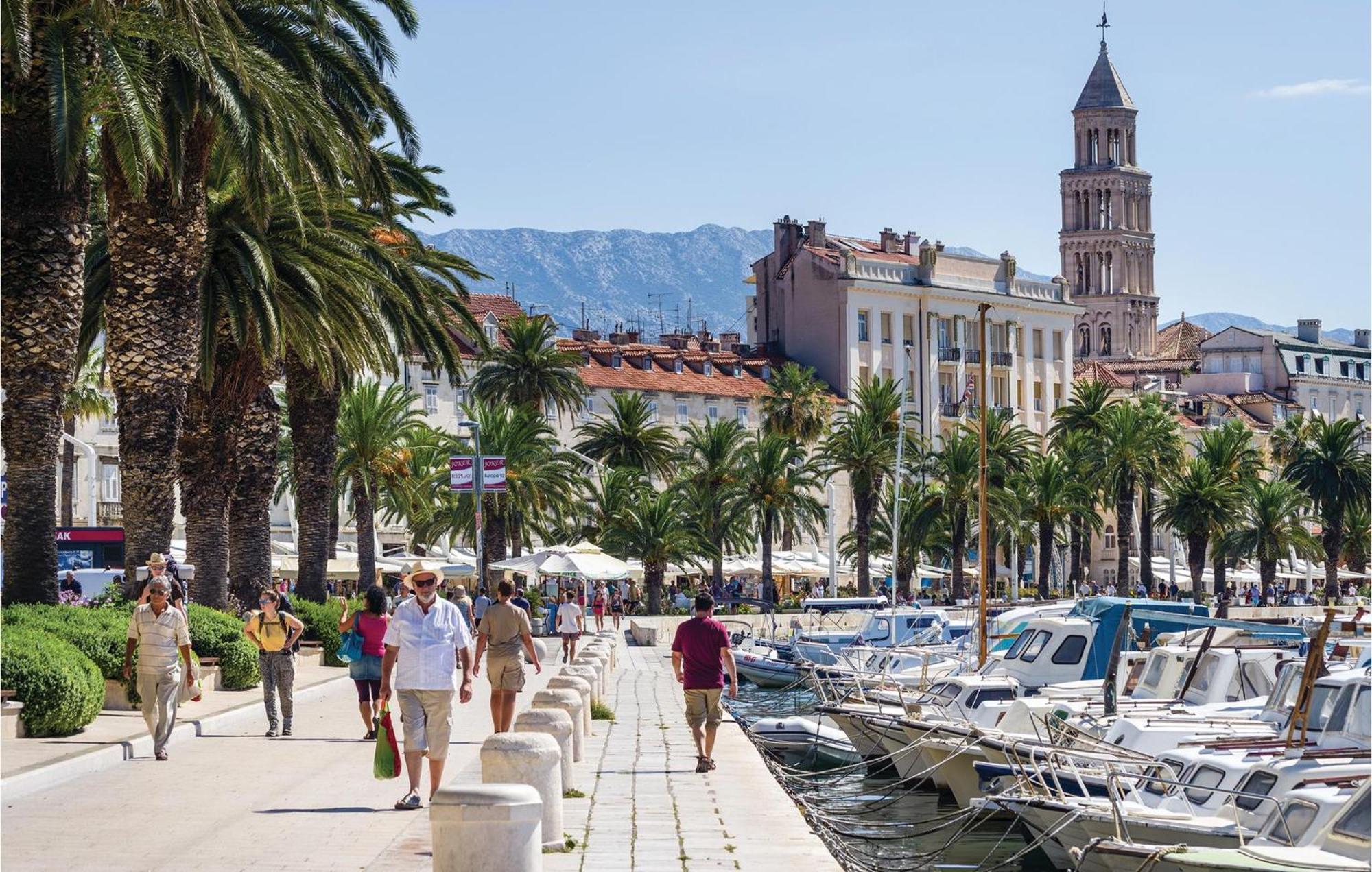 Lovely Apartment In Split With Wifi Zewnętrze zdjęcie